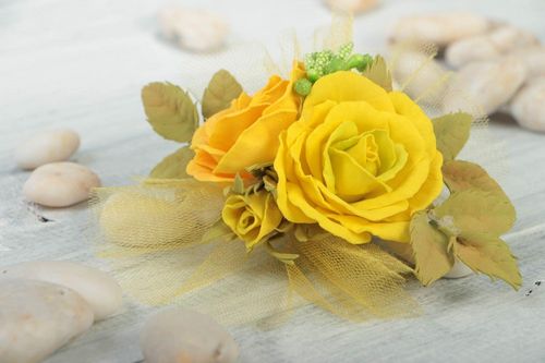 Резинки из фоамирана: для волос с цветами своими руками, мастер-класс с розами, фото и пучок, как прикрепить