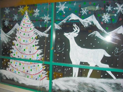 Рисунки на окнах к Новому 2018 году: украшения из бумаги, снежинки, гирлянды, фото