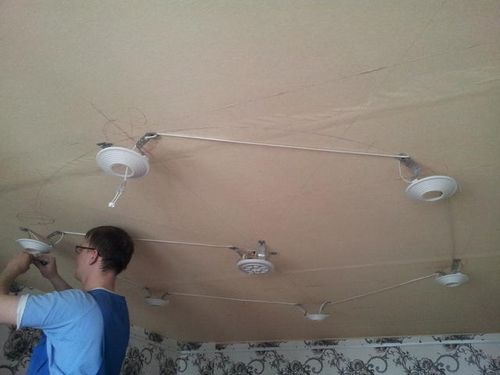Споты для натяжных потолков: фото и расположение, установка накладных, какие подходят для монтажа (натяжной, потолок, светильник) Споты для натяжных потолков: фото и расположение, установка накладных, какие подходят для монтажа