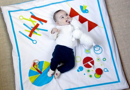 Детский коврик для ползания: если большой, то насколько