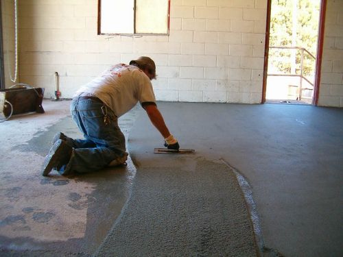 Как правильно стелить ламинат на бетонный пол: технология укладки, устройство, подготовка бетонного пола, гидроизоляция, подложка, фото, видео