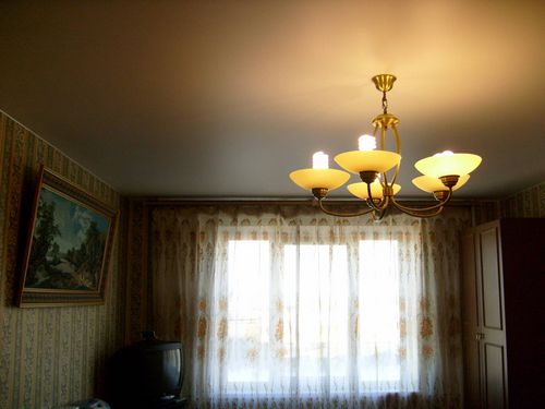 Сатиновые натяжные потолки: фото, плюсы и минусы матовых, цена и уход (потолок, полотно) Сатиновые натяжные потолки: фото, плюсы и минусы матовых, цена и уход