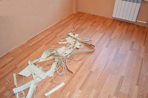 Укладка линолеума своими руками: инструкция с Видео (линолеум, полоса, укладка) Укладка линолеума своими руками: инструкция с Видео