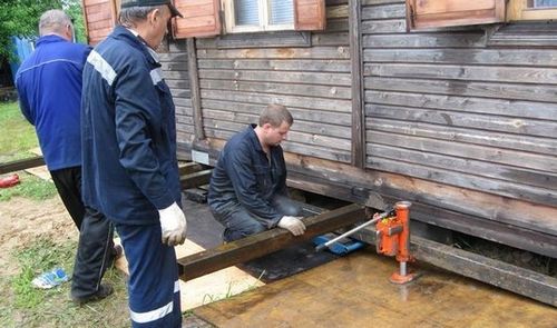 Замена нижних венцов деревянного дома своими руками - практические советы