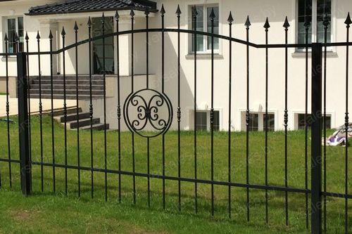 Сварные заборы (70 фото): секционные варианты из профильной трубы, как сварить секции для ограждения (сварной, ограждение, забор) Сварные заборы (70 фото): секционные варианты из профильной трубы, как сварить секции для ограждения