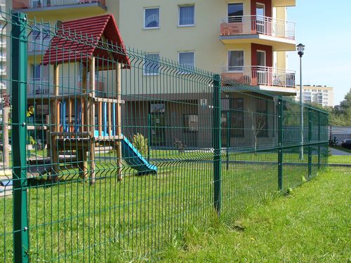 Сварные заборы (70 фото): секционные варианты из профильной трубы, как сварить секции для ограждения (сварной, ограждение, забор) Сварные заборы (70 фото): секционные варианты из профильной трубы, как сварить секции для ограждения