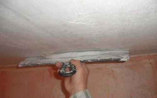 Светоотражающие потолки - варианты создания