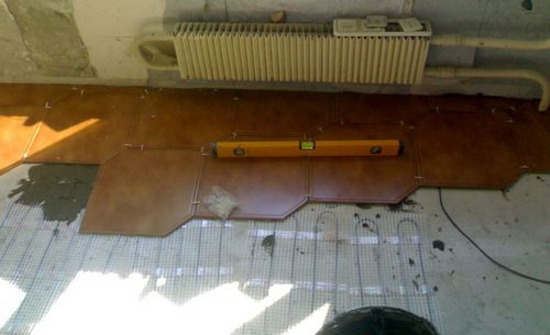 Укладка плитки на пол своими руками: видео-инструкция, 105 фото. Технология укладки (плитка, фото) Укладка плитки на пол своими руками: видео-инструкция, 105 фото. Технология укладки