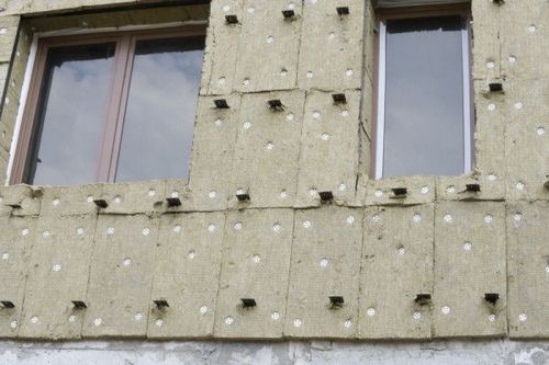 Утепление деревянного дома минватой снаружи под сайдинг - пошаговая инструкция! (вата, минеральный) Утепление деревянного дома минватой снаружи под сайдинг - пошаговая инструкция!