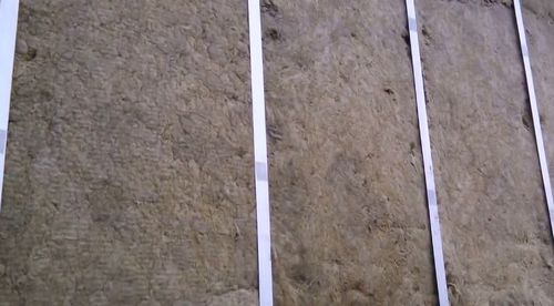 Утепление дома из бруса 150х150 снаружи своими руками: технология монтажа утеплителя пошагово (утеплитель, утепление) Утепление дома из бруса 150х150 снаружи своими руками: технология монтажа утеплителя пошагово