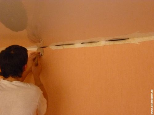 Узнайте, как осуществить правильный монтаж двухуровневого потолка