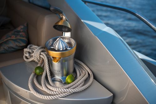 Виды соковыжималок: типы кухонных комбайнов-автоматов - центрифужный и роторный, автоматический и другие (устройство, соковыжималка) Виды соковыжималок: типы кухонных комбайнов-автоматов - центрифужный и роторный, автоматический и другие