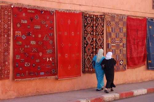 Восточный ковер в современном интерьере (48 фото): Туркменские, узбекские, армянские, азербайджанские ковровые изделия в восточном стиле