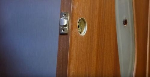 Врезка замка в межкомнатную дверь своими руками: фото, видео (замок, дверь) Врезка замка в межкомнатную дверь своими руками: фото, видео