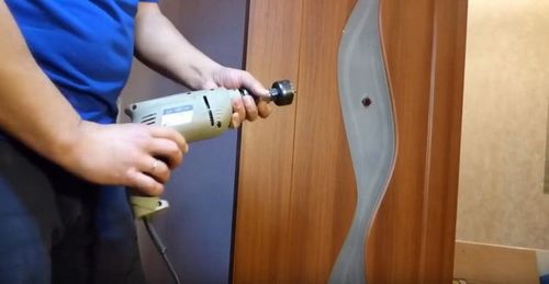 Врезка замка в межкомнатную дверь своими руками: фото, видео (замок, дверь) Врезка замка в межкомнатную дверь своими руками: фото, видео