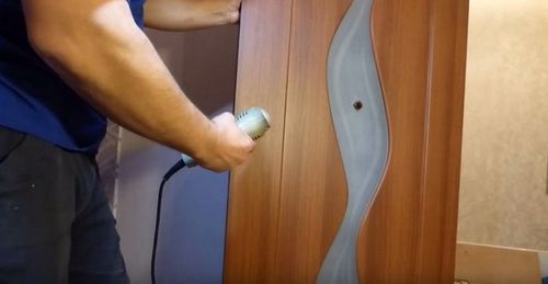 Врезка замка в межкомнатную дверь своими руками: фото, видео (замок, дверь) Врезка замка в межкомнатную дверь своими руками: фото, видео