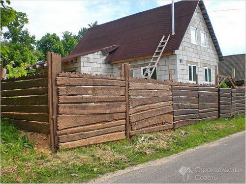 Забор из горбыля своими руками (+фото) (горбыль, забор) Забор из горбыля своими руками (+фото)