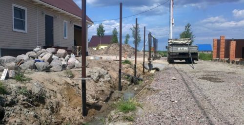 Забор из профнастила на винтовых сваях своими руками. Возведение забора из профнастила на свайный фундамент. Нюансы строительства забора из профнастила с использованием винтовых свай (забор, свая) Забор из профнастила на винтовых сваях своими руками. Возведение забора из профнастила на свайный фундамент. Нюансы строительства забора из профнастила с использованием винтовых свай