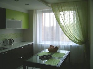 Зеленые шторы на кухню фото