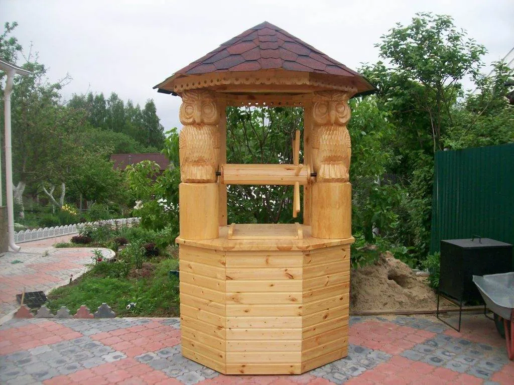 Оформление колодца на даче - нюансы и необычные примеры