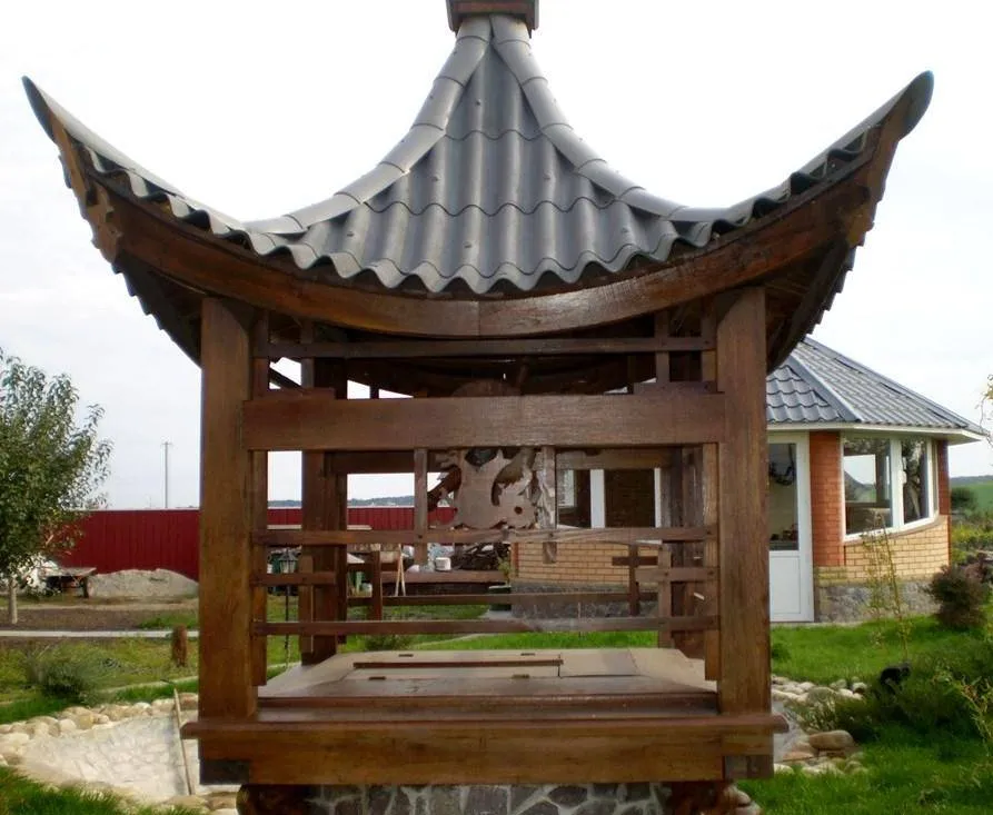 Оформление колодца на даче - нюансы и необычные примеры