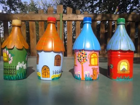 Домик из пластиковой бутылки