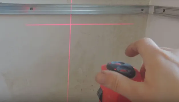 Как првильно пользоваться лазерным уровнем для выравнивания стен, пола, потолка