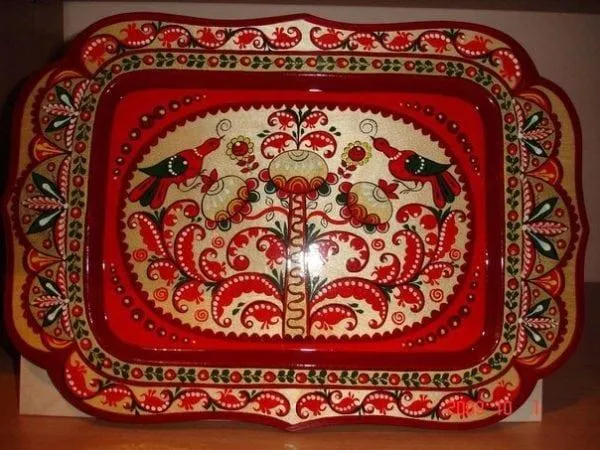 Роспись на деревянной тарелке