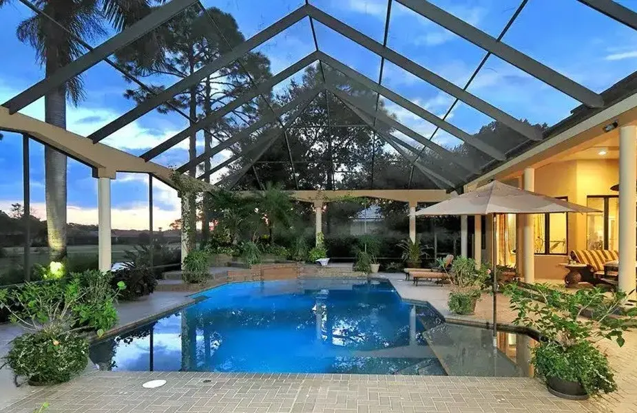 Как сделать навес к дому своими руками быстро и дёшево – проектирование и монтаж 266 Как сделать навес к дому своими руками быстро и дёшево – проектирование и монтаж 265