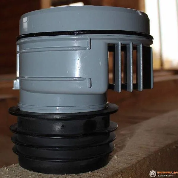 Фото – воздушный клапан для стояка канализации в частном доме