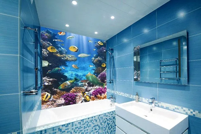 Использование стеклянных панелей позволяет создать неповторимый дизайн ванной комнаты