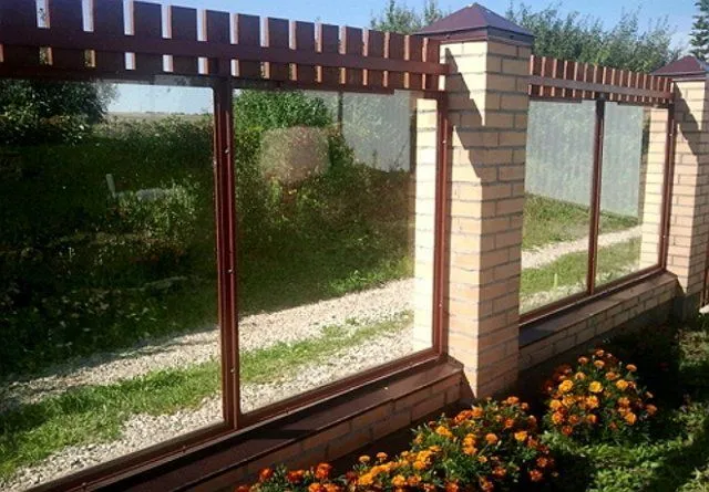 Стеклянный забор