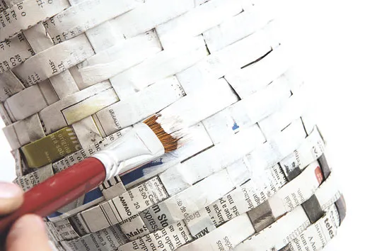 ПЛЕТЕНИЕ ИЗ ГАЗЕТ. МАСТЕР-КЛАССЫ И НОВЫЕ ИДЕИ (15) (533x354, 108Kb)