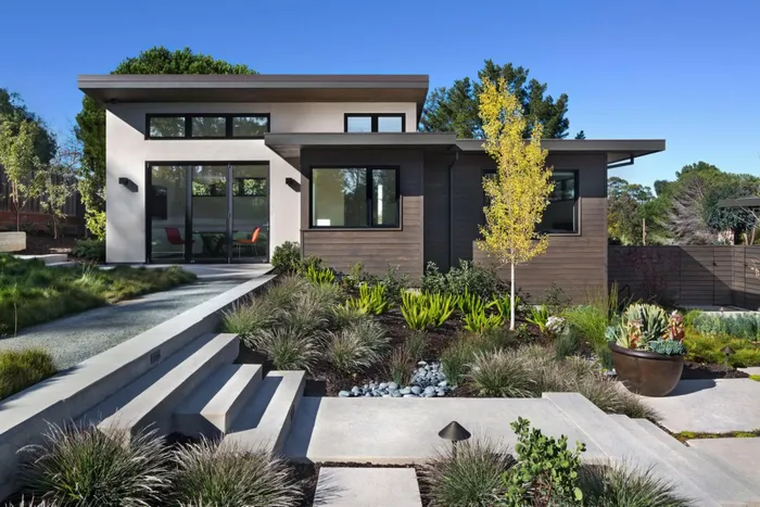 Ландшафтный дизайн возле дома своими руками. 12 популярных стилей с описаниями (40 фото и 3 видео)