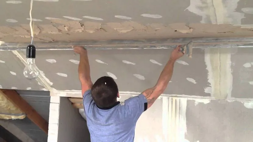 Оштукатуривание потолка по гипсокартону