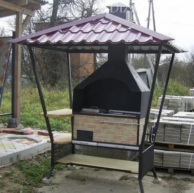 Мангал и с крышей, и с вытяжкой