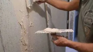 Порядок укладки плитки на неровную стену