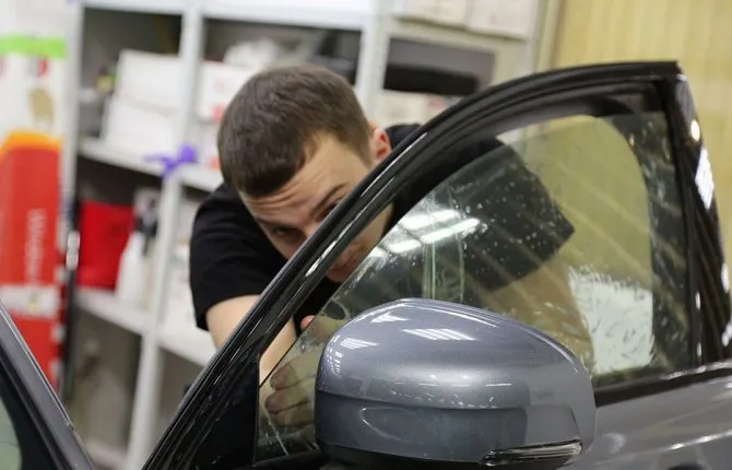 Тонировка боковых стекол автомобиля