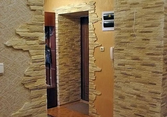 Камень в прихожей - 40 фото в интерьере