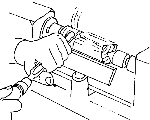 Черновая обработка заготовки на токарном станке при помощи рейера