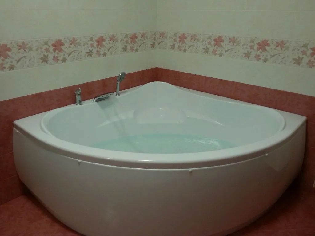 Акриловая ванна: плюсы и минусы, разновидности, реальные фото примеры