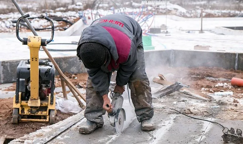 Резка плоского шифера Резка плоского шифера