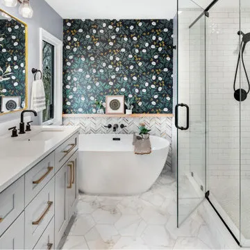 Modern Meets Farmhouse Bathroom