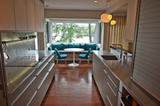 картинка панорамные окна на кухне