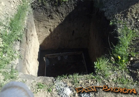 как выкопать яму под туалет