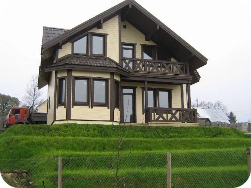 скандинавский интерьер деревянного дома