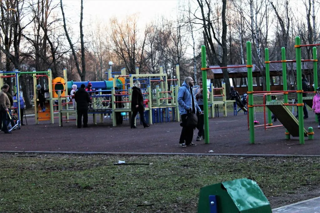 Детская спортивная площадка в парке