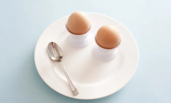 Два варенных яйца