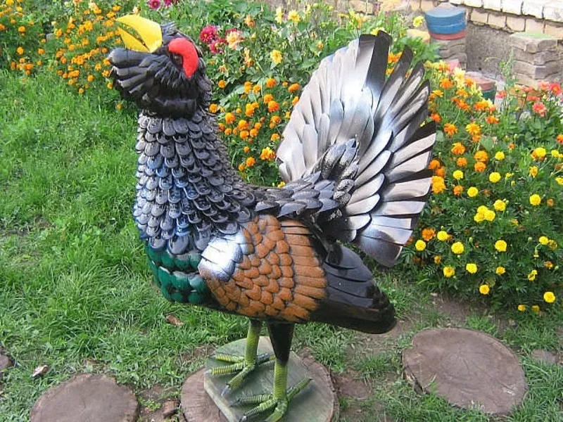 Птица из пластиковых бутылок фото