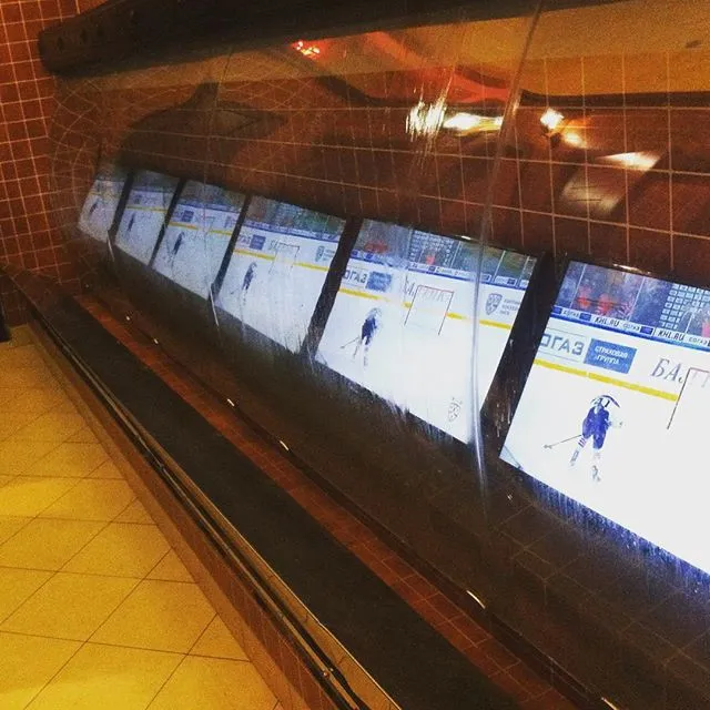 Туалет в спорт баре